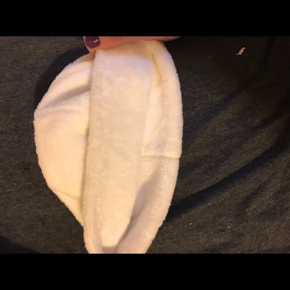 COPY - Women’s/Girl’s The North Face White NEW Gloves & Hat Warm Winter Accesso… - Picture 8 of 9